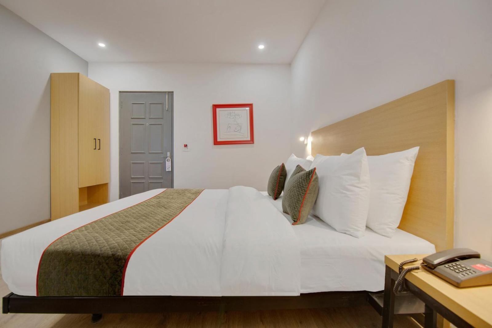 Hotel Iby Plaza Near Igi Airport New Delhi Exterior photo